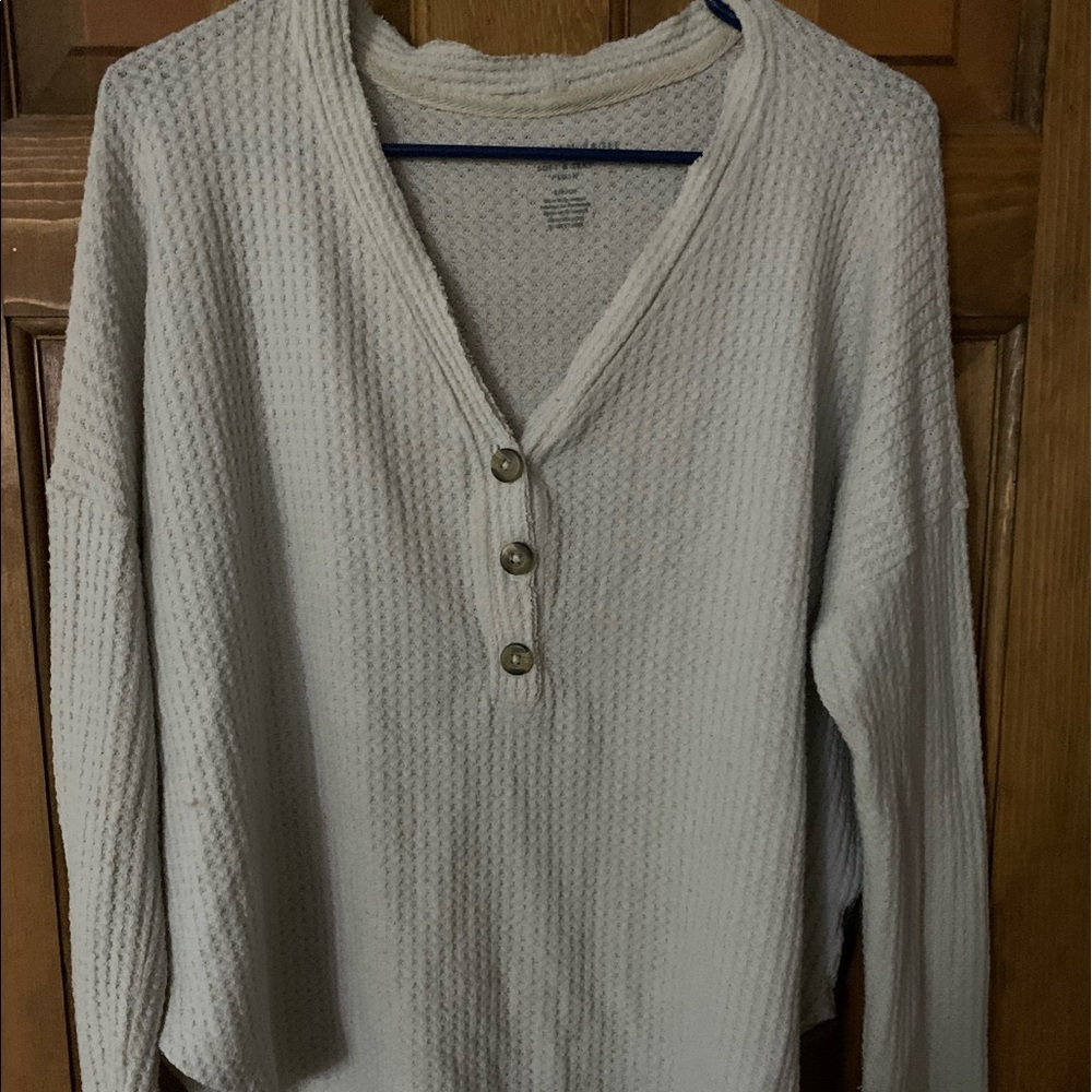 AMERICAN EAGLE SWEATER